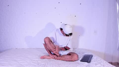 Snapshot of j_martony chatting on November 7, 2025, 12:16 pm j_martony online show from November 7, 2025, 12:16 pm