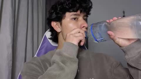 Snapshot of j_u_p_i_t_e_r chatting on November 24, 2025, 1:44 pm Noah online show from November 24, 2025, 1:44 pm