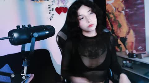 jade 18  online show from April 24, 2026, 1:41 am