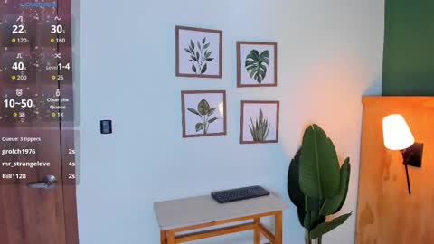 Snapshot of jabob_coper chatting on September 23, 2025, 3:09 am David online show from September 23, 2025, 3:09 am