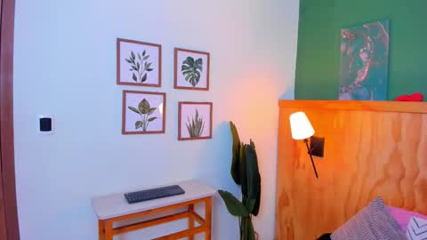 Snapshot of jabob_coper chatting on November 19, 2025, 3:06 am David online show from November 19, 2025, 3:06 am