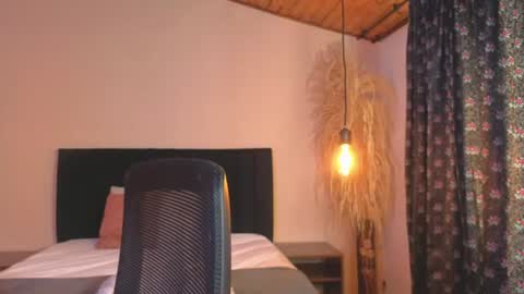 jackiie_ online show from July 9, 2026, 1:26 pm