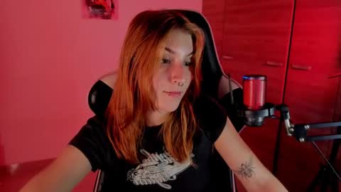 Linda Sofia help me get to 100 thumbs up online show from December 30, 2024, 4:20 am