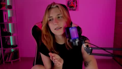 Linda Sofia help me get to 100 thumbs up online show from January 9, 2025, 5:34 am