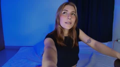 Linda Sofia help me get to 100 thumbs up online show from March 8, 2025, 4:56 am