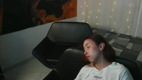 jackyrosee2323 online show from April 28, 2026, 8:47 pm