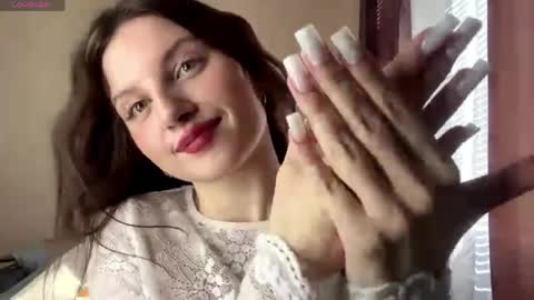 Snapshot of jaclynmalcolm chatting on May 20, 2026, 5:35 am Lillian online show from May 20, 2026, 5:35 am