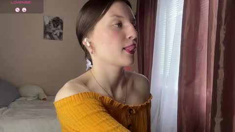 Snapshot of jaclynmalcolm chatting on June 4, 2026, 5:13 am Lillian online show from June 4, 2026, 5:13 am