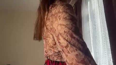 Snapshot of jaclynmalcolm chatting on June 12, 2026, 5:17 am Lillian online show from June 12, 2026, 5:17 am