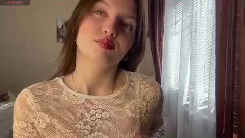Snapshot of jaclynmalcolm chatting on June 18, 2026, 5:08 am Lillian online show from June 18, 2026, 5:08 am