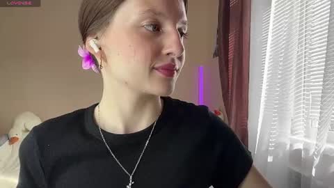 Snapshot of jaclynmalcolm chatting on July 22, 2026, 5:10 am Lillian online show from July 22, 2026, 5:10 am