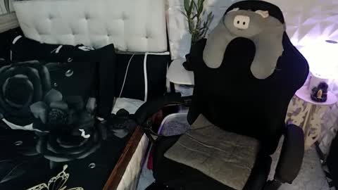 Jacque online show from February 27, 2025, 9:47 pm