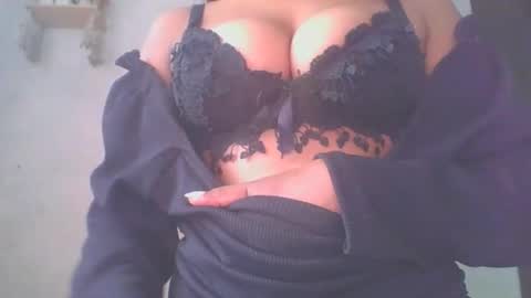 jacqueline_fernandez online show from December 4, 2025, 8:12 am