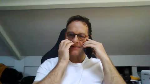 FineAndSimple online show from December 18, 2025, 1:06 pm