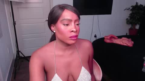 Jade online show from November 5, 2025, 12:10 am