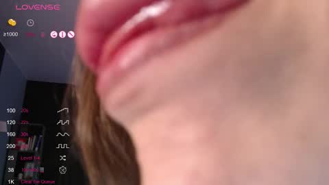 Jade online show from September 28, 2025, 2:33 pm