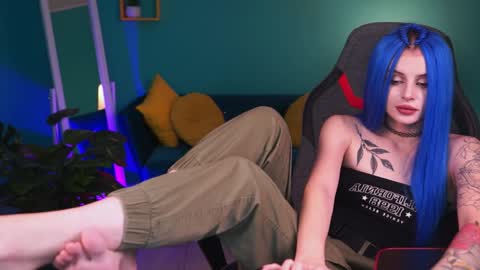 jade_castle online show from January 24, 2025, 5:10 am