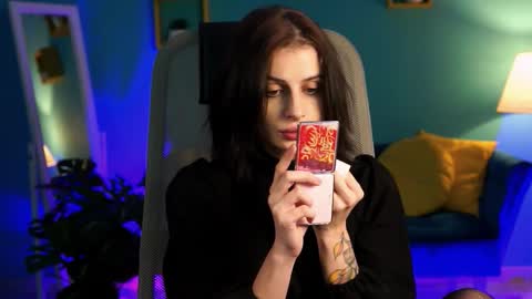 jade_castle online show from February 7, 2026, 4:43 pm