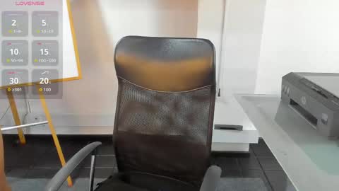 jade_connor online show from May 9, 2026, 8:47 pm