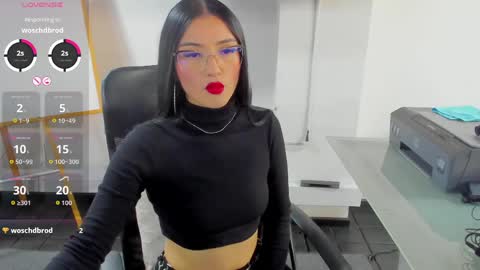 jade_connor online show from May 29, 2026, 8:40 pm