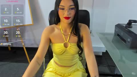 jade_connor online show from June 4, 2026, 8:37 pm
