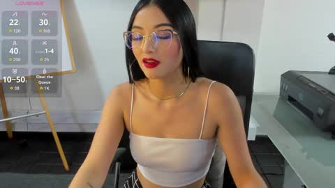 jade_connor online show from June 6, 2026, 7:29 pm