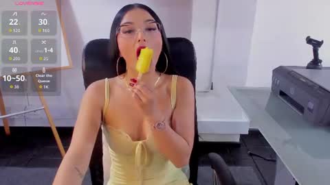 jade_connor online show from June 12, 2026, 7:24 pm