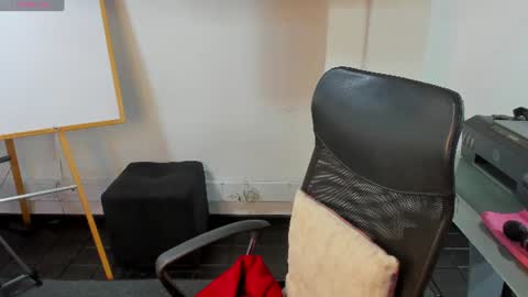 jade_connor online show from July 18, 2026, 7:28 pm