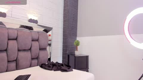  JADE  online show from March 11, 2025, 10:31 pm