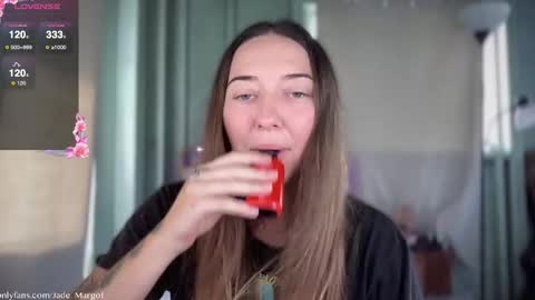 Snapshot of jade_margot chatting on December 3, 2025, 12:40 am Jade Margot online show from December 3, 2025, 12:40 am