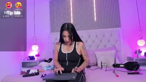 karlla scarlet online show from July 28, 2026, 4:41 am