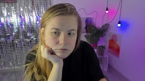 Snapshot of jade_soft chatting on December 15, 2024, 1:43 pm Jade online show from December 15, 2024, 1:43 pm