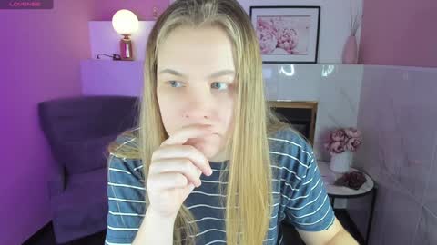 Snapshot of jade_soft chatting on January 11, 2025, 1:32 pm Jade online show from January 11, 2025, 1:32 pm