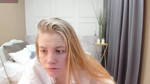 Snapshot of jade_soft chatting on January 22, 2025, 9:10 pm Jade online show from January 22, 2025, 9:10 pm