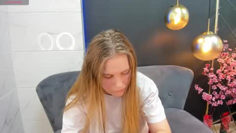 Snapshot of jade_soft chatting on February 16, 2025, 7:49 pm Jade online show from February 16, 2025, 7:49 pm