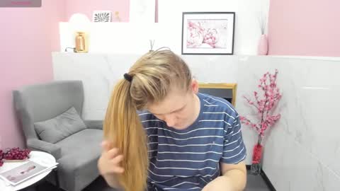 Snapshot of jade_soft chatting on March 7, 2025, 3:51 am Jade online show from March 7, 2025, 3:51 am