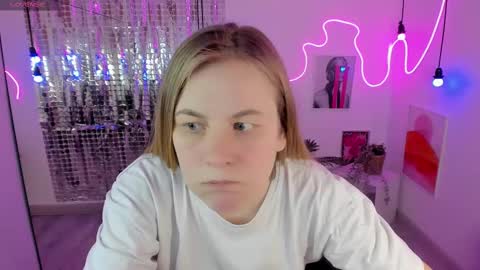 Snapshot of jade_soft chatting on March 9, 2025, 4:44 pm Jade online show from March 9, 2025, 4:44 pm