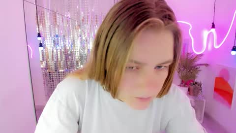 Snapshot of jade_soft chatting on September 26, 2025, 9:08 pm Jade online show from September 26, 2025, 9:08 pm