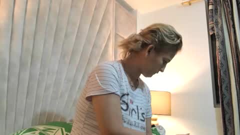 Snapshot of jade_squirt chatting on November 5, 2025, 9:31 am Jade online show from November 5, 2025, 9:31 am