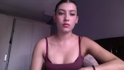 Snapshot of jade_ws chatting on July 18, 2026, 9:40 pm Jade online show from July 18, 2026, 9:40 pm