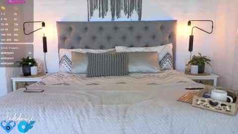 Jade online show from October 28, 2025, 8:18 am