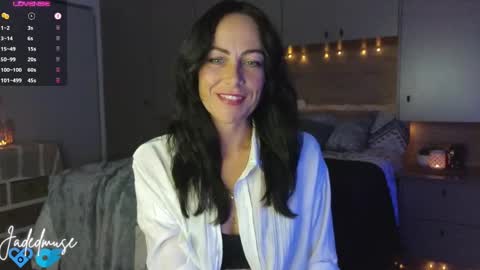 Jade online show from May 2, 2026, 6:35 pm