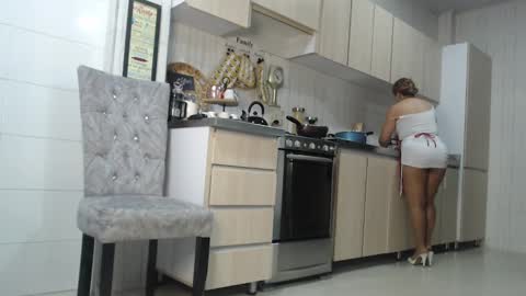 Snapshot of jadeee_11 chatting on February 11, 2025, 9:46 pm Jade online show from February 11, 2025, 9:46 pm