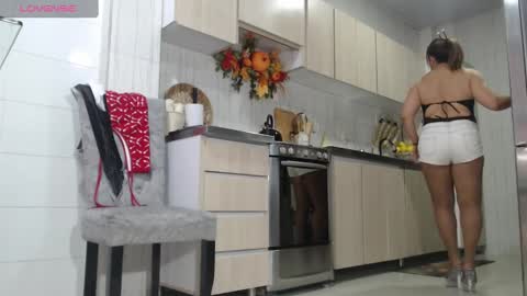 Snapshot of jadeee_11 chatting on October 1, 2025, 5:19 pm Jade online show from October 1, 2025, 5:19 pm