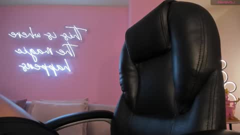 Snapshot of jadeevansx chatting on November 9, 2025, 12:25 pm JADE EVANS online show from November 9, 2025, 12:25 pm