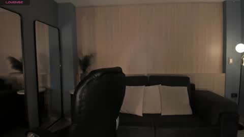 JADE EVANS online show from December 14, 2025, 12:21 pm