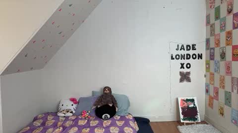 Jade online show from February 26, 2025, 1:30 pm