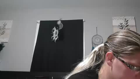 JadeLuv online show from December 17, 2025, 1:33 am