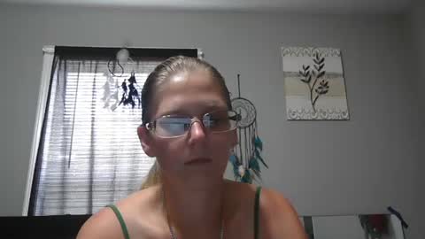 Snapshot of jadeluv chatting on July 27, 2026, 5:42 pm JadeLuv online show from July 27, 2026, 5:42 pm