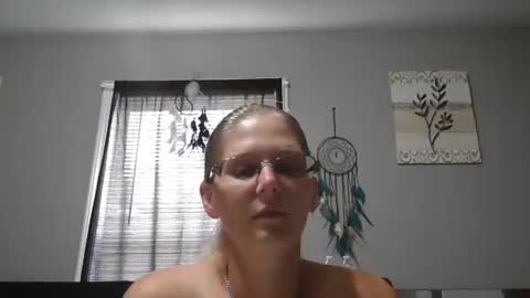 Snapshot of jadeluv chatting on July 31, 2026, 5:23 pm JadeLuv online show from July 31, 2026, 5:23 pm
